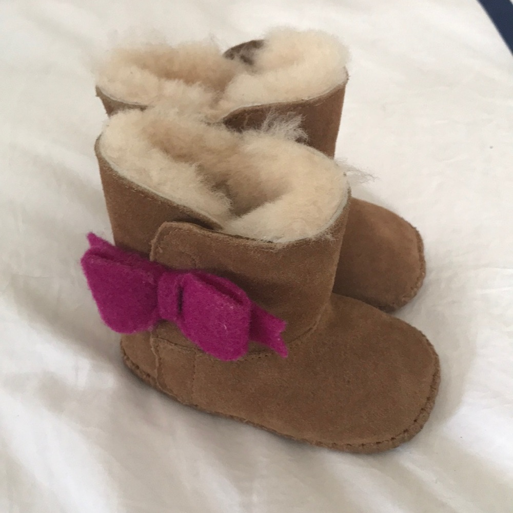 Baby Uggs size infant 2/3